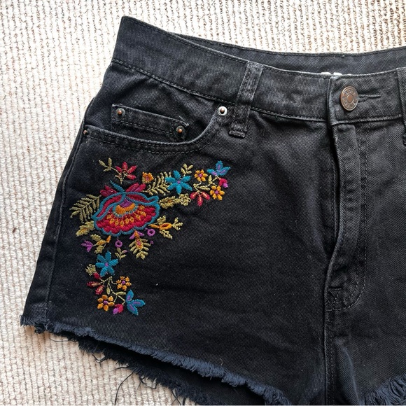 BDG Black Floral Embroidered Jean Shorts - Picture 6 of 12